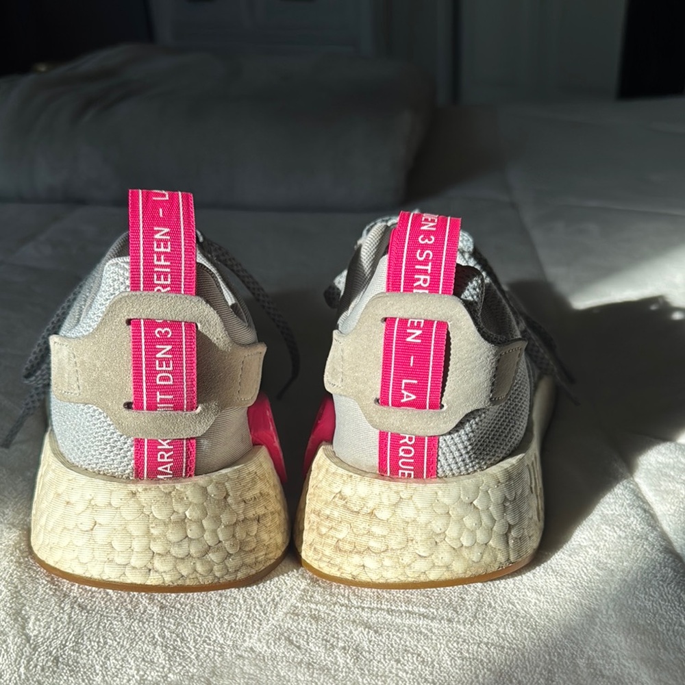 Adidas Women's Gray and Pink Running Shoes- size 8.5 - Picture 2 of 5
